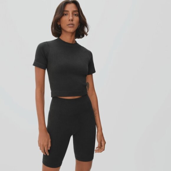 Everlane Black Seamless Cropped Short Sleeve T-Shirt XS/S - Picture 1 of 5